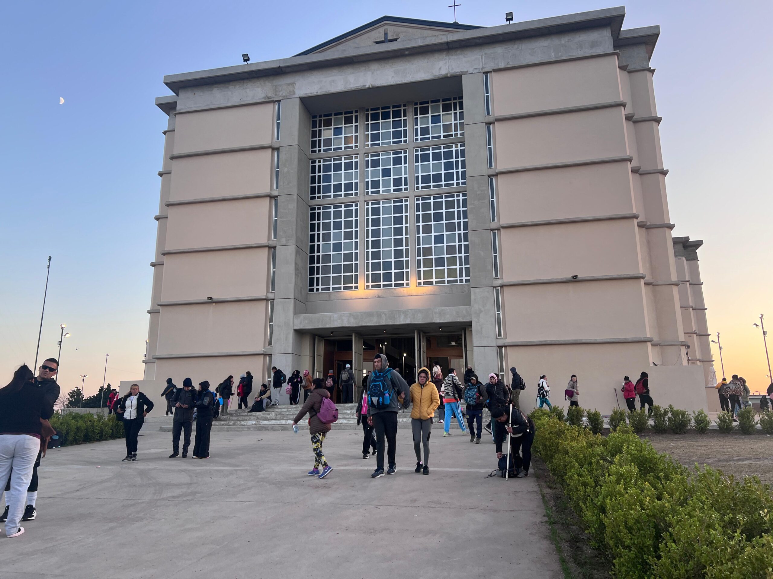 Cerca de 100 mil fieles participaron de la trigésima peregrinación Rosario – San Nicolás