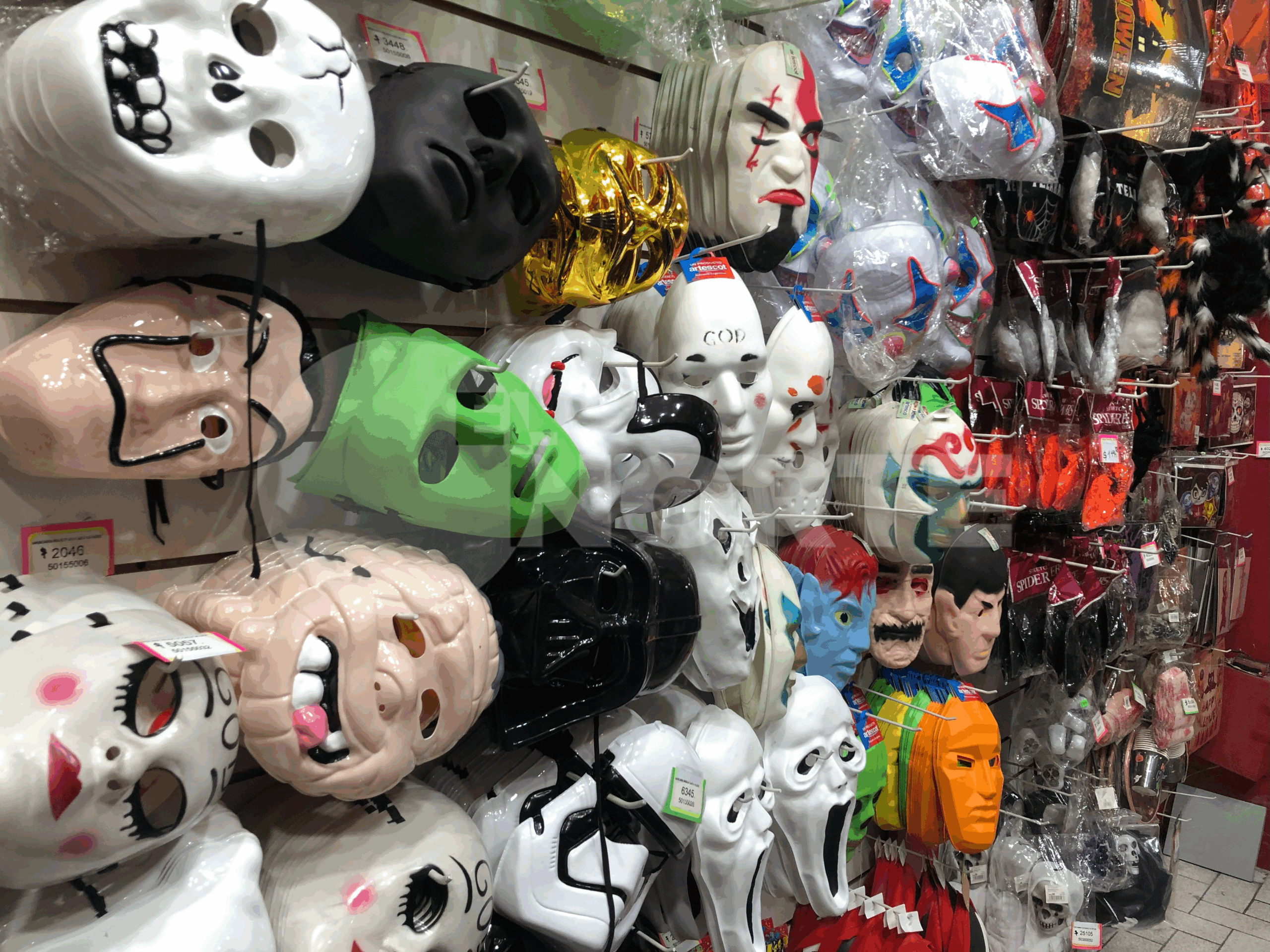 La “temporada alta” del disfraz: entre Halloween en la costanera y la FDD en el autódromo